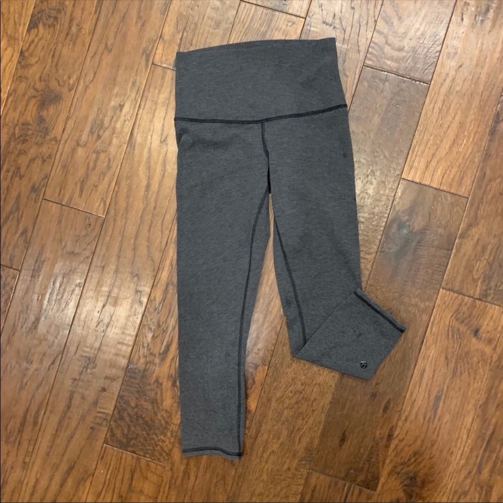 Lululemon Luon High Rise Crop size 6